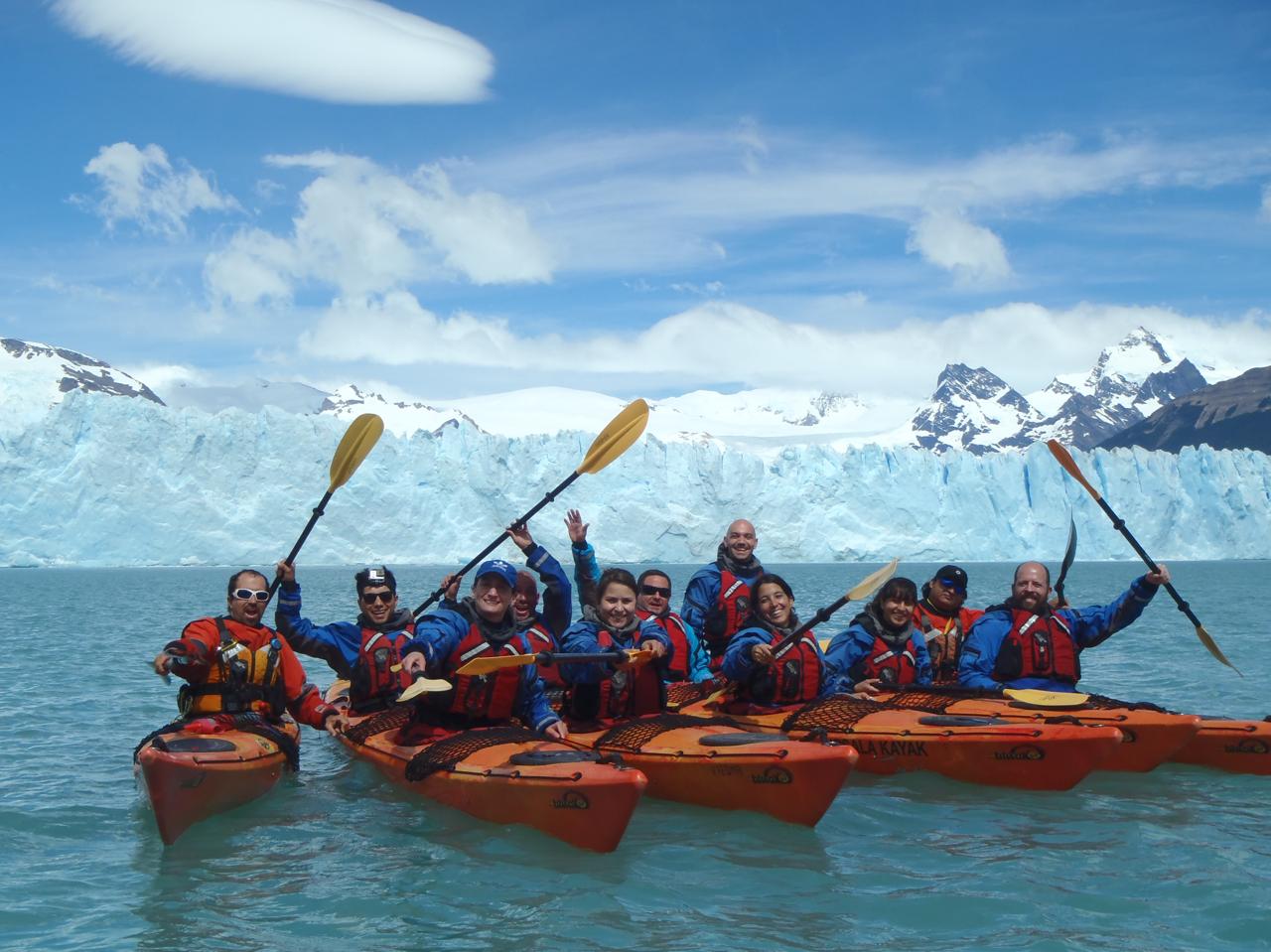 Kayak frente al Perito Moreno